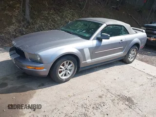 2006 Ford Mustang Standard with VIN 1ZVFT84N865179760, listed as a IAAI auction lot 42629541 with 90,095 mi miles and . Bid and sale history available at DreamBid. Image 2.