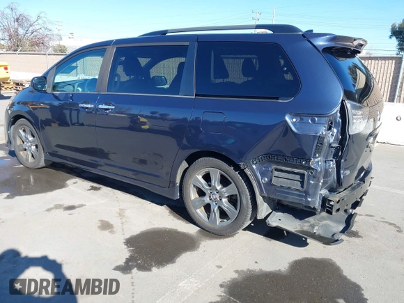 2018 Toyota Sienna SE with VIN 5TDXZ3DC8JS950681, listed as a IAAI auction lot 41389662 with 112,661 mi miles and . Bid and sale history available at DreamBid. Image 3.