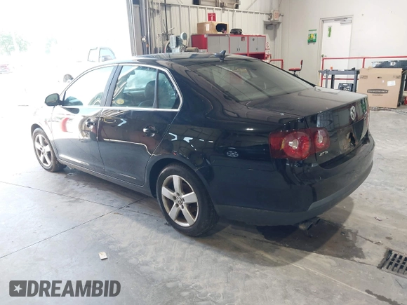 2008 Volkswagen Jetta SE with VIN 3VWRM71K08M115501, listed as a IAAI auction lot 42380706 with 212,471 mi miles and . Bid and sale history available at DreamBid. Image 3.
