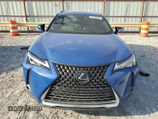 2022 Lexus UX with VIN JTHX3JBH8N2050413, listed as a Copart auction lot 71710184 with 59,994 mi miles and Salvage Title. Bid and sale history available at carsss.com. Image 5.