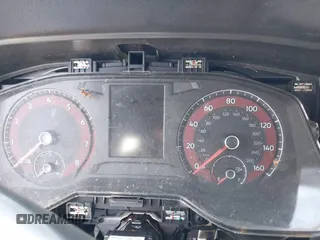 2020 Volkswagen Jetta S z VIN 3VWCB7BU8LM056279, wystawiony jako IAAI lot #42313645 z przebiegiem Nie podano mil oraz . Historia ofert i sprzedaży dostępna na DreamBid. Obrazek 16.