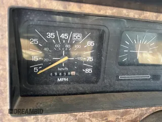 1986 Ford F-250 z VIN 1FTHF26L6GPA07454, wystawiony jako Copart lot #65404175 z przebiegiem 69 638 mil mil oraz Czysty tytuł • Clean title. Historia ofert i sprzedaży dostępna na DreamBid. Obrazek 8.