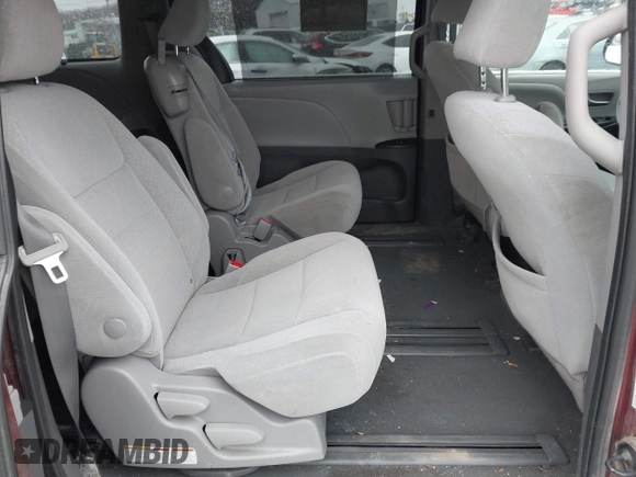 2020 Toyota Sienna LE Auto Access Seat with VIN 5TDKZ3DCXLS053763, listed as a IAAI auction lot 41427752 with 93,761 mi miles. Bid and sale history available at carsss.com. Image 8.