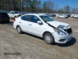2019 Nissan Versa SV z VIN 3N1CN7AP1KL832569, wystawiony jako IAAI lot #41759649 z przebiegiem 101 369 mil mil oraz . Historia ofert i sprzedaży dostępna na DreamBid. Obrazek 1.