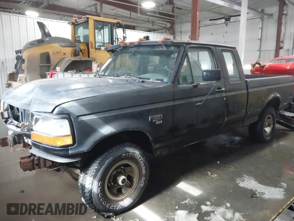 1992 Ford F-150 with VIN 1FTEX14N9NKA08784, listed as a IAAI auction lot 40251438 with 1 mi miles. Bid and sale history available at carsss.com. Image 2.