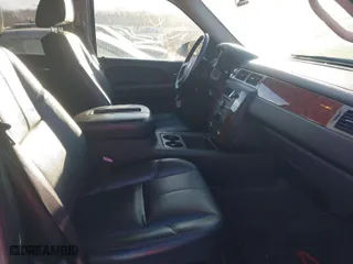 2007 Chevrolet Suburban LT with VIN 1GNFK16357J232133, listed as a IAAI auction lot 41439514 with 108,895 mi miles. Bid and sale history available at carsss.com. Image 5.
