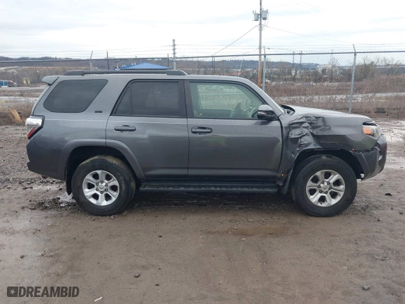 2017 Toyota 4Runner SR5 with VIN JTEBU5JR3H5421146, listed as a IAAI auction lot 41638609 with 101,535 mi miles. Bid and sale history available at carsss.com. Image 14.