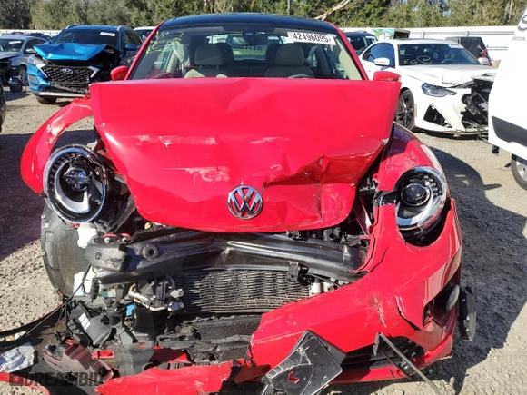 2018 Volkswagen Beetle SE with VIN 3VWJD7AT2JM727906, listed as a Copart auction lot 42496095 with NaN miles and Non Repairable. Bid and sale history available at carsss.com. Image 5.