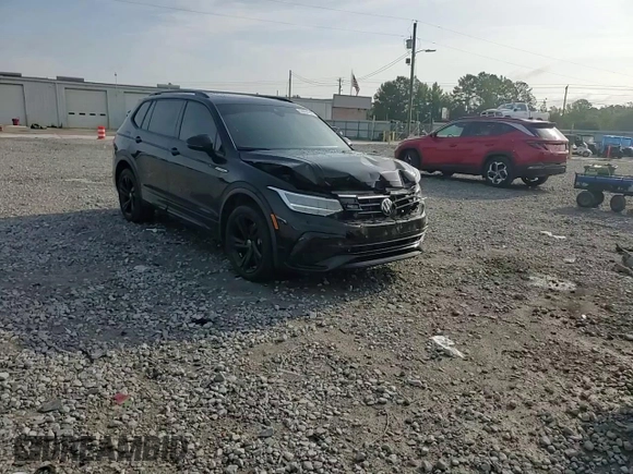 2024 Volkswagen Tiguan SE R-Line Black with VIN 3VVCB7AX9RM000859, listed as a Copart auction lot 59664795 with 35,569 mi miles and Salvage title. Bid and sale history available at DreamBid. Image 14.