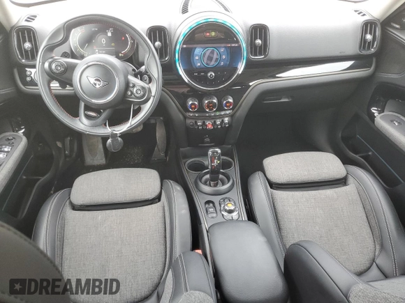 2021 MINI Countryman Cooper S with VIN WMZ53BR06M3M37081, listed as a Copart auction lot 83433484 with 39,645 mi miles and Non Repairable. Bid and sale history available at carsss.com. Image 8.