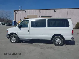 2014 Ford Econoline Passenger XL with VIN 1FBNE3BL2EDA77876, listed as a IAAI auction lot 41814216 with 127,691 mi miles. Bid and sale history available at carsss.com. Image 14.