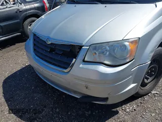 2008 Chrysler Town & Country LX with VIN 2A8HR44H38R761891, listed as a IAAI auction lot 41942405 with Not Provided miles and . Bid and sale history available at carsss.com. Image 6.