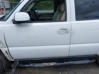2003 Chevrolet Tahoe Z71 z VIN 1GNEK13Z23R230226, wystawiony jako IAAI lot #42252874 z przebiegiem 251 268 mil mil oraz . Historia ofert i sprzedaży dostępna na DreamBid. Obrazek 18.