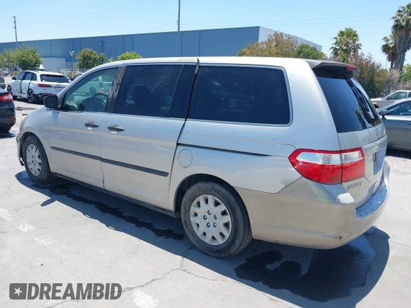 2007 Honda Odyssey LX z VIN 5FNRL38217B016001, wystawiony jako IAAI lot #42603816 z przebiegiem 209 630 mil mil oraz . Historia ofert i sprzedaży dostępna na DreamBid. Obrazek 3.
