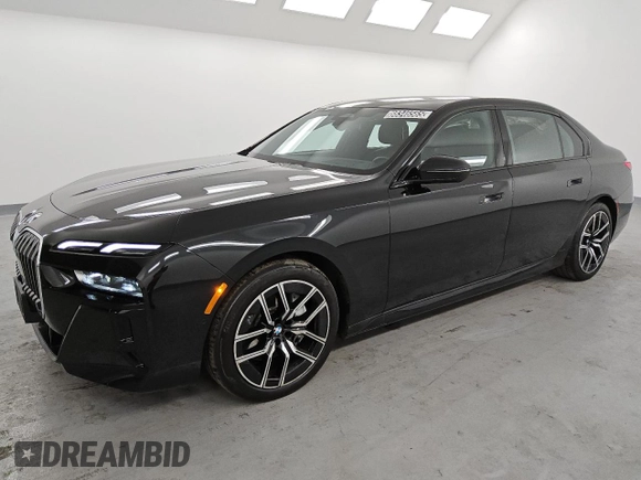 2024 BMW 7 Series 740i xDrive with VIN WBA33EH07RCR75237, listed as a Copart auction lot 88346565 with 15,666 mi miles and Clean Title. Bid and sale history available at carsss.com. Image 1.