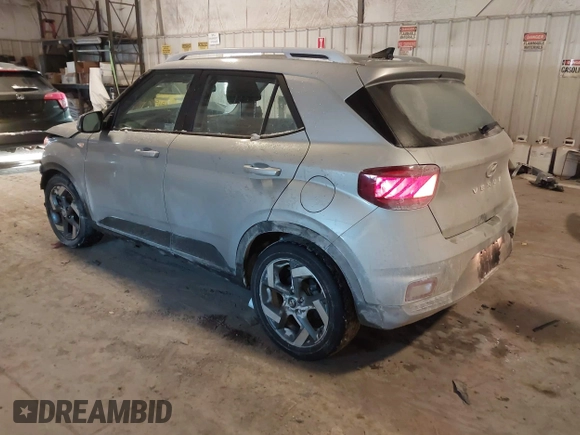 2021 Hyundai Venue Denim z VIN KMHRC8A33MU081091, wystawiony jako IAAI lot #41391922 z przebiegiem 49 343 mil mil oraz . Historia ofert i sprzedaży dostępna na DreamBid. Obrazek 3.