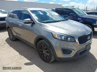 2016 Kia Sorento LX with VIN 5XYPG4A5XGG110456, listed as a IAAI auction lot 41960711 with 150,511 mi miles. Bid and sale history available at carsss.com. Image 1.