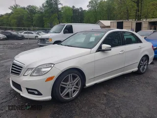 2010 Mercedes-Benz E-Class E 550 Luxury with VIN WDDHF9AB3AA182879, listed as a IAAI auction lot 41971226 with 144,192 mi miles. Bid and sale history available at carsss.com. Image 2.