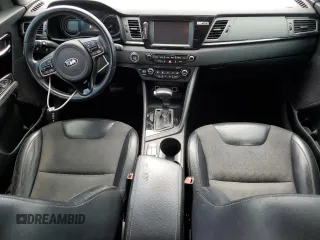 2017 Kia Niro Touring Launch Edition with VIN KNDCC3LC2H5037562, listed as a Copart auction lot 60726424 with 148,023 mi miles and Clean Title. Bid and sale history available at carsss.com. Image 8.