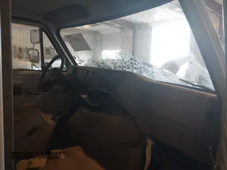 1992 Chevrolet Chevy Van z VIN 2GCEG25Z3N4144138, wystawiony jako IAAI lot #42389578 z przebiegiem 129 513 mil mil oraz . Historia ofert i sprzedaży dostępna na DreamBid. Obrazek 5.