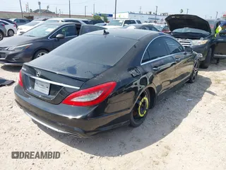 2013 Mercedes-Benz CLS-Class CLS 550 with VIN WDDLJ7DB9DA084503, listed as a IAAI auction lot 41928903 with 129,184 mi miles. Bid and sale history available at carsss.com. Image 4.