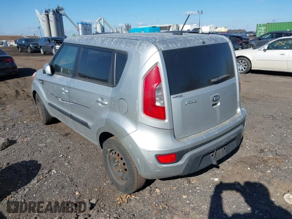 2013 Kia Soul with VIN KNDJT2A55D7519897, listed as a IAAI auction lot 41663108 with 102,360 mi miles. Bid and sale history available at carsss.com. Image 3.