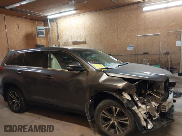 2019 Toyota Highlander LE with VIN 5TDBZRFH7KS922457, listed as a IAAI auction lot 41387627 with 36,963 mi miles and . Bid and sale history available at DreamBid. Image 14.