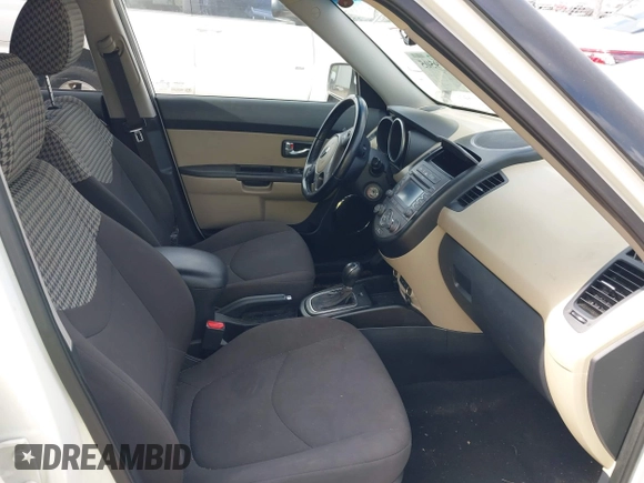 2013 Kia Soul ! with VIN KNDJT2A6XD7584849, listed as a IAAI auction lot 42079505 with 85,978 mi miles. Bid and sale history available at carsss.com. Image 5.