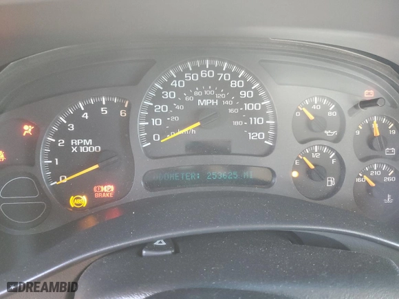 2004 Chevrolet Silverado 1500 Crew Cab LS with VIN 2GCEC13T441332624, listed as a Copart auction lot 83424804 with 253,625 mi miles and Salvage Title. Bid and sale history available at carsss.com. Image 9.