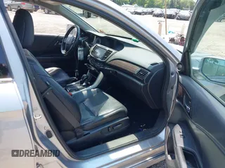 2017 Honda Accord Touring z VIN 1HGCR3F96HA001865, wystawiony jako IAAI lot #42424296 z przebiegiem 170 567 mil mil oraz . Historia ofert i sprzedaży dostępna na DreamBid. Obrazek 5.