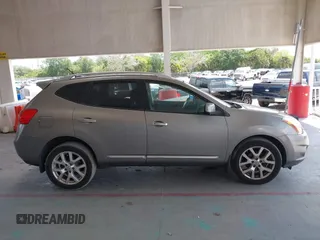 2012 Nissan Rogue S z VIN JN8AS5MV8CW400492, wystawiony jako IAAI lot #42133478 z przebiegiem 161 601 mil mil oraz . Historia ofert i sprzedaży dostępna na DreamBid. Obrazek 13.