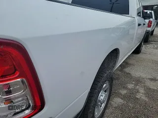 2022 Ram 2500 Tradesman with VIN 3C6UR5HL6NG155598, listed as a IAAI auction lot 42600127 with 123,453 mi miles and . Bid and sale history available at DreamBid. Image 3.