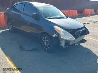 2015 Nissan Versa S Plus with VIN 3N1CN7AP9FL809885, listed as a IAAI auction lot 41969634 with 111,715 mi miles. Bid and sale history available at carsss.com. Image 1.