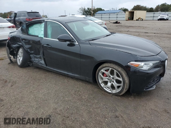 2018 Alfa Romeo Giulia Ti Lusso z VIN ZARFAEEN7J7591242, wystawiony jako Copart lot #76431503 z przebiegiem 64 000 mil mil oraz Nie do naprawy • Non repairable. Historia ofert i sprzedaży dostępna na DreamBid. Obrazek 4.