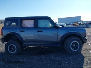2022 Ford Bronco with VIN 1FMEE5DP0NLB85017, listed as a IAAI auction lot 41932975 with 22,514 mi miles. Bid and sale history available at carsss.com. Image 13.