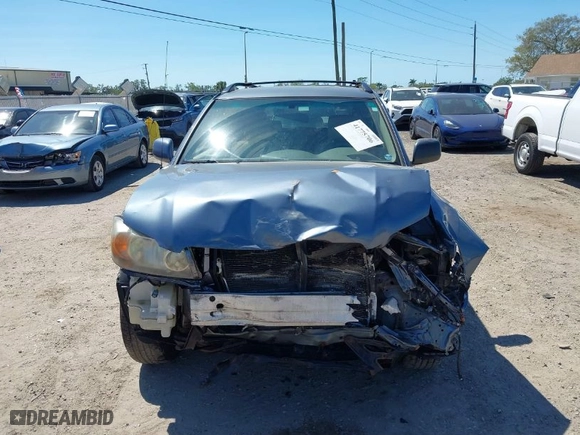 2005 Toyota Highlander with VIN JTEEP21A150132708, listed as a IAAI auction lot 41775706 with 151,719 mi miles. Bid and sale history available at carsss.com. Image 12.