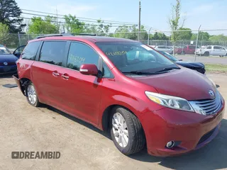 2015 Toyota Sienna XLE с VIN 5TDYK3DC6FS593937, выставлен на аукционе IAAI как лот 42168204 с пробегом 136 059 миль миль и . История ставок и продаж доступна на DreamBid. Изображение 1.