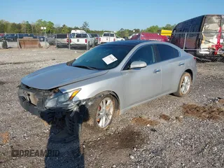 2011 Nissan Maxima SV z VIN 1N4AA5AP4BC803234, wystawiony jako IAAI lot #42012228 z przebiegiem 207 111 mil mil oraz . Historia ofert i sprzedaży dostępna na DreamBid. Obrazek 2.