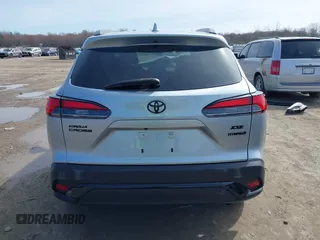 2023 Toyota Corolla Cross Hybrid S z VIN 7MUFBABG5PV004921, wystawiony jako IAAI lot #41935473 z przebiegiem 9 415 mil mil oraz . Historia ofert i sprzedaży dostępna na DreamBid. Obrazek 17.