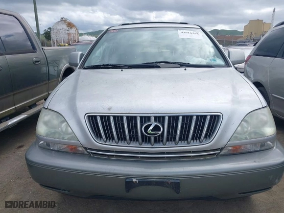 2001 Lexus RX 300 with VIN JTJHF10U810229583, listed as a IAAI auction lot 41916266 with NaN miles. Bid and sale history available at carsss.com. Image 6.