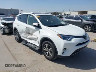 2018 Toyota RAV4 XLE z VIN JTMWFREV3JJ187649, wystawiony jako IAAI lot #41775939 z przebiegiem 54 574 mil mil oraz . Historia ofert i sprzedaży dostępna na DreamBid. Obrazek 1.