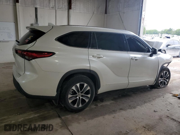 2021 Toyota Highlander XLE with VIN 5TDGZRBH6MS531864, listed as a Copart auction lot 58126045 with Not provided miles and Salvage title. Bid and sale history available at DreamBid. Image 3.