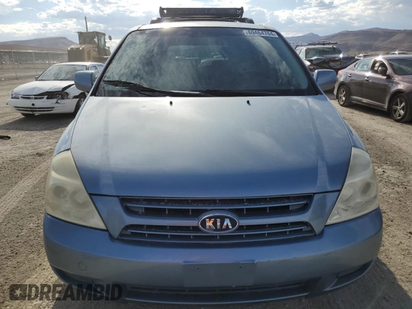 2008 Kia Sedona with VIN KNDMB133686267031, listed as a Copart auction lot 69464784 with 160,358 mi miles and Salvage Title. Bid and sale history available at carsss.com. Image 5.