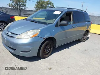 2006 Toyota Sienna CE z VIN 5TDZA23C36S453203, wystawiony jako IAAI lot #42572930 z przebiegiem 179 815 mil mil oraz . Historia ofert i sprzedaży dostępna na DreamBid. Obrazek 2.