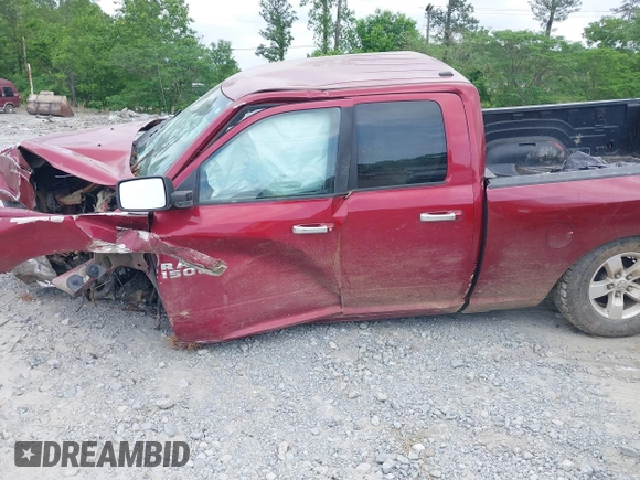 2014 Ram 1500 SLT z VIN 1C6RR6GT6ES408358, wystawiony jako IAAI lot #42038597 z przebiegiem Nie podano mil oraz . Historia ofert i sprzedaży dostępna na DreamBid. Obrazek 14.
