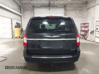 2014 Chrysler Town & Country Limited z VIN 2C4RC1GG0ER112673, wystawiony jako IAAI lot #42487731 z przebiegiem 107 207 mil mil oraz . Historia ofert i sprzedaży dostępna na DreamBid. Obrazek 16.