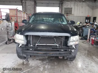 2007 Chevrolet Suburban LT with VIN 3GNFC16067G318779, listed as a IAAI auction lot 41560427 with 209,104 mi miles. Bid and sale history available at carsss.com. Image 13.