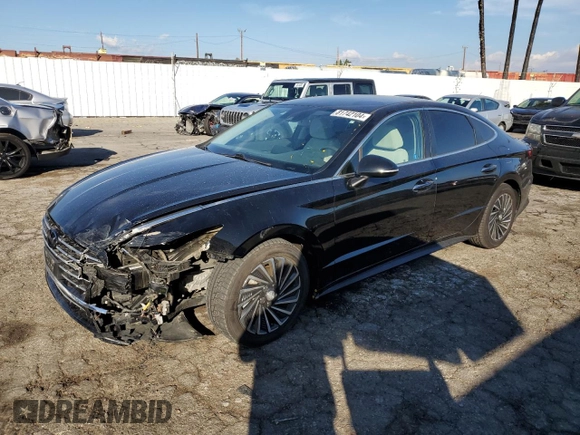 2020 Hyundai Sonata Hybrid Ultimate with VIN KMHL34JJ1LA010601, listed as a Copart auction lot 81742104 with 69,925 mi miles and Salvage Title. Bid and sale history available at carsss.com. Image 1.
