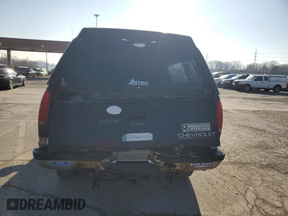 1998 Chevrolet Silverado 1500 with VIN 2GCEK19R1W1183316, listed as a Copart auction lot 49332835 with Not Provided miles and Clean Title. Bid and sale history available at DreamBid. Image 6.
