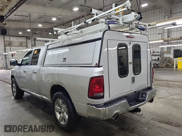 2013 Ram 1500 SLT z VIN 1C6RR7GT8DS695903, wystawiony jako IAAI lot #42557303 z przebiegiem 111 147 mil mil oraz . Historia ofert i sprzedaży dostępna na DreamBid. Obrazek 43.